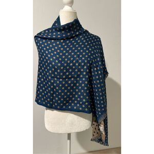 Eric Bompard cashmere 2 side scarve wrap